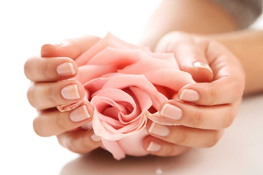 Onglerie, quels sont les avantages du vernis semi-permanent ?